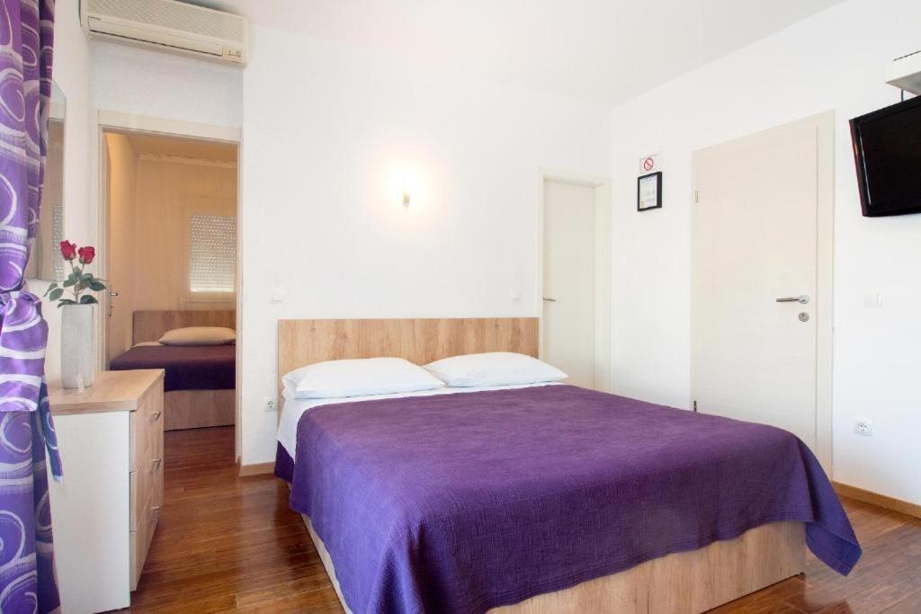Bed & Breakfast Pino Podstrana Exterior foto